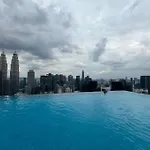 Infinity Pool 4 Pax Luxury Condo Klcc View