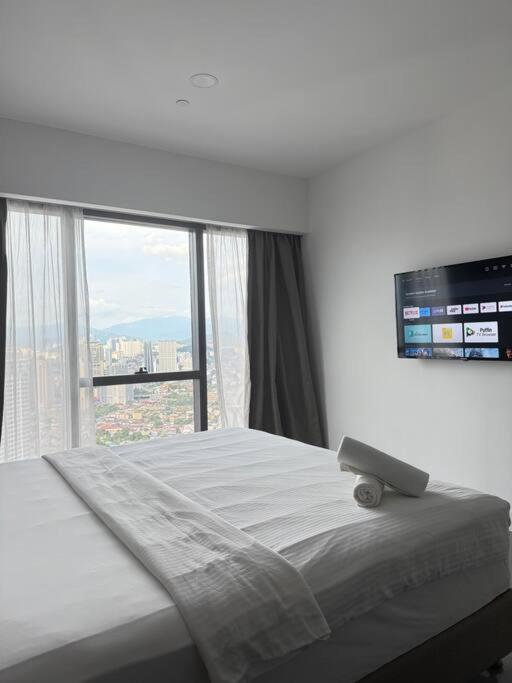 Infinity Pool 4 Pax Luxury Klcc View Pangsapuri Kuala Lumpur