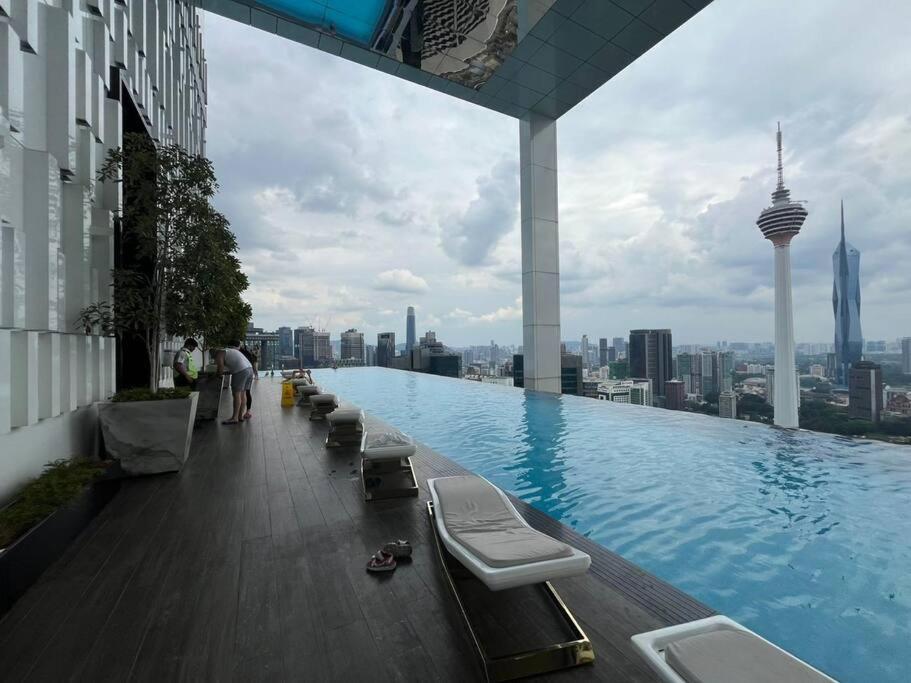 Infinity Pool 4 Pax Luxury Klcc View *